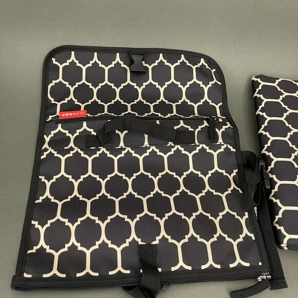 Skip Hop Diaper Changing Mat Clutch Travel Portable Black Beige NWOT - Picture 7 of 11